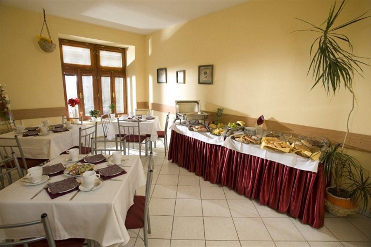 Andel Aparthotel 3*