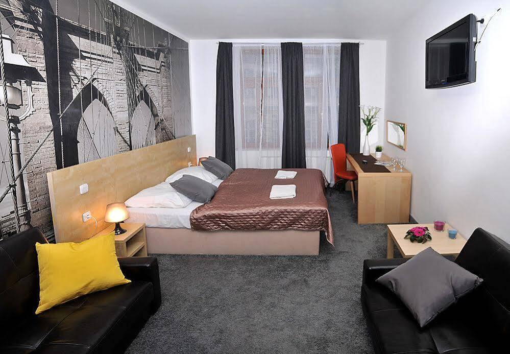 Andel Aparthotel 3*